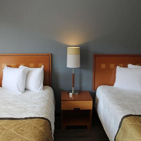 Budgetel Inn And Suites Atlanta Midtown Exterior photo